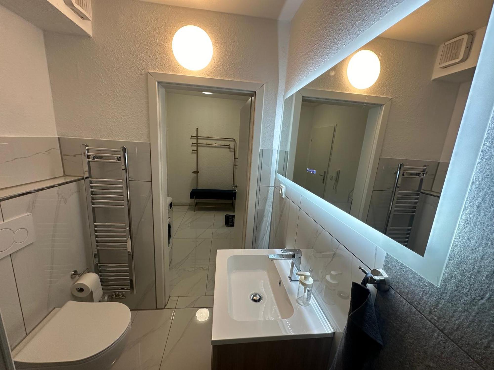 Messe - Fair & Airport Suites By Henkel Dusseldorf Bagian luar foto